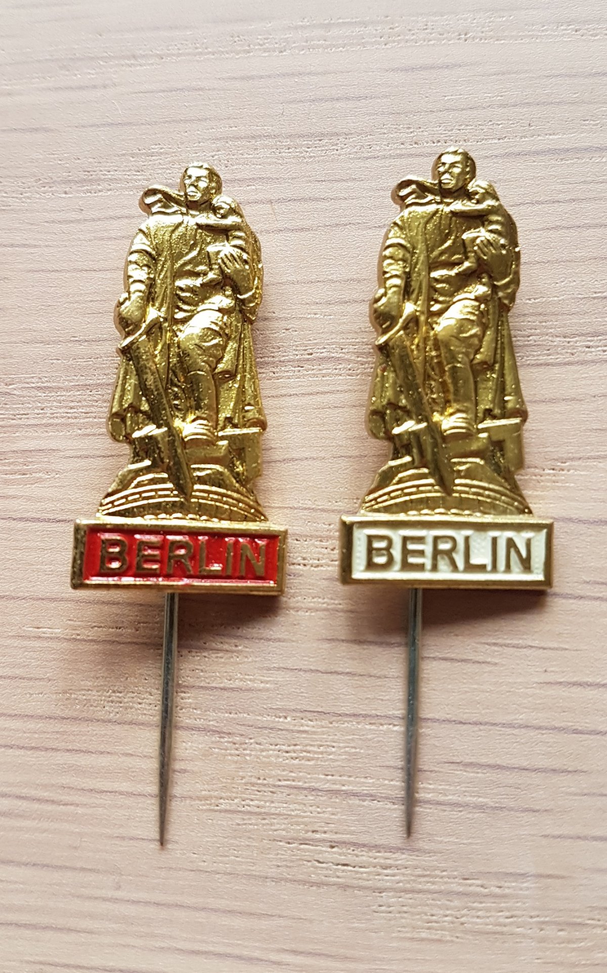 DDR MfS Stasi Identification Pin Other Countries GreatMilitaria