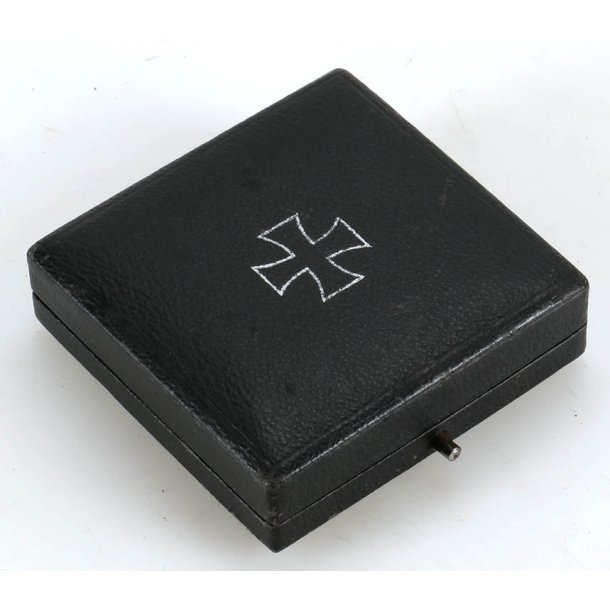 German WW2 Iron Cross first class 1939 '7' -Cased