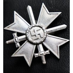 German WW2 War merit cross 1 cl 1939 with swords '1' cased