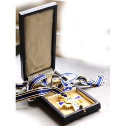 German WW2 Mother's Cross in Gold with case of issue 'Alois Rettenmaier'