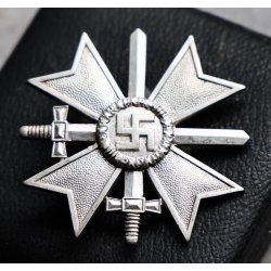 German WW2 War merit cross 1 cl 1939 with swords '1' cased