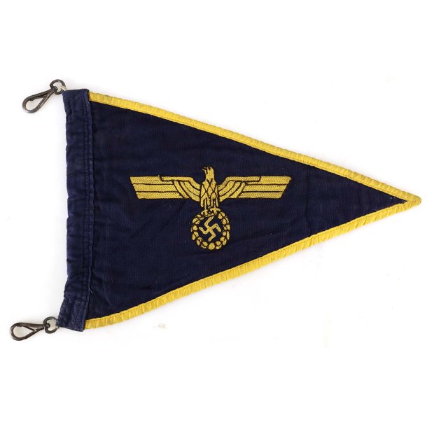German WW2 Kriegsmarine Officer�s Vehicle Service Pennant