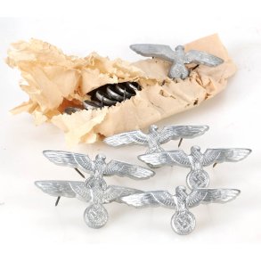 German WW2 Army EM/NCO's visor cap eagle in metal (Carl Halfar Factory find)