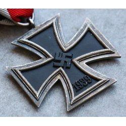 German WW2 Iron Cross second class 1939 ''Round 3'