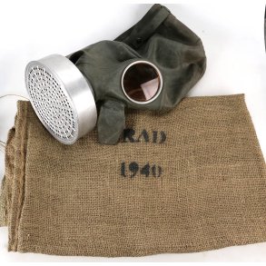 German WW2 RAD gas mask with bag