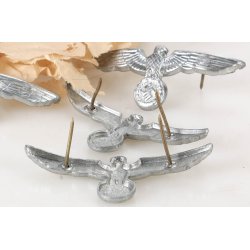 German WW2 Army EM/NCO's visor cap eagle in metal (Carl Halfar Factory find)