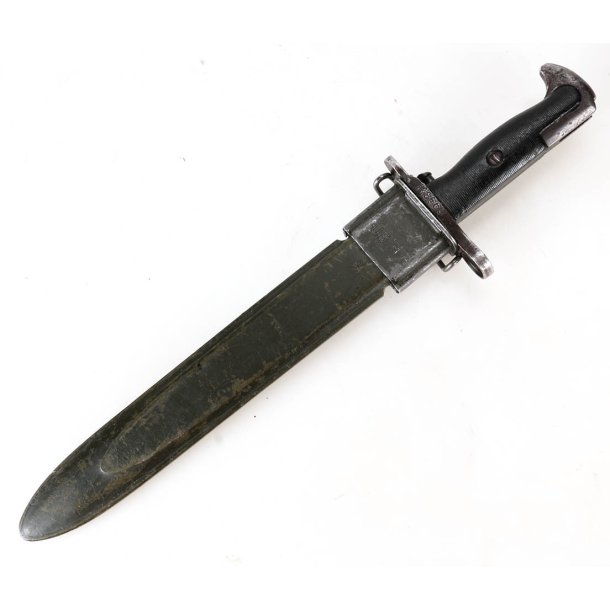 US WWII M1 Bayonet with M7 fiberglass scabbard 1943-1944