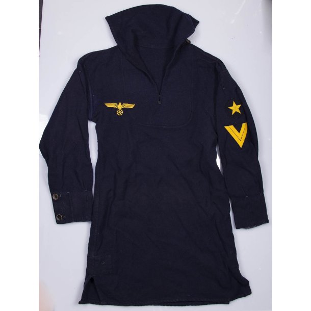 German WW2 Kriegsmarine EM's dark blue pullover service shirt