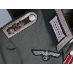 German WW2 Army (Heer) medical �Sanit�ter� Waffenrock for Oberfeldwebel