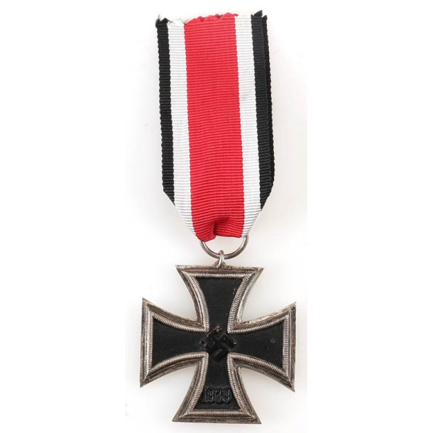 German WW2 Iron Cross second class 1939 ''Round 3'