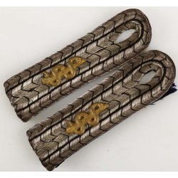 Army Leutnant's WW1  Medic shoulder boards
