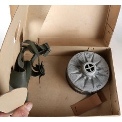 German WW2 Gas Mask ''Die Deutsche Volksgasmask''