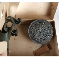 German WW2 Gas Mask ''Die Deutsche Volksgasmask''