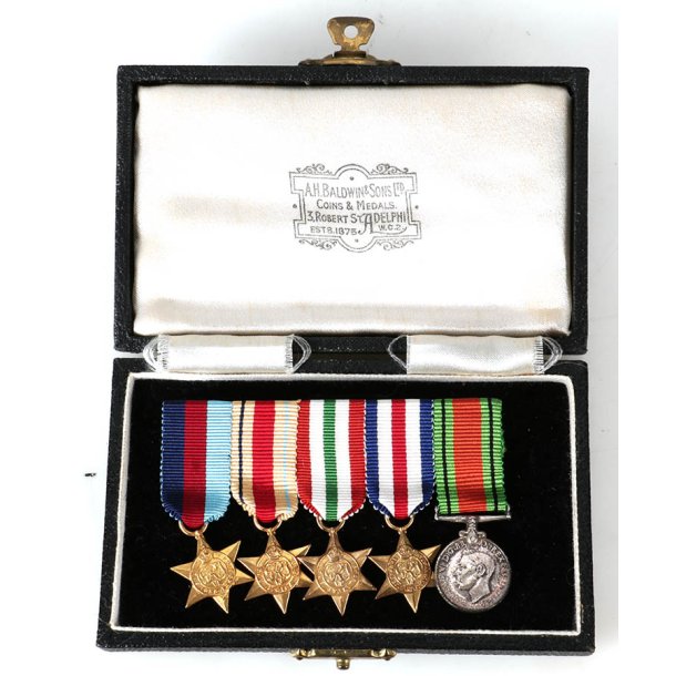 British WW2 5-place miniature medal bar - cased