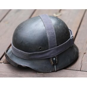German WW2 Luftwaffe Single Decal M40 Helmet with bread strap 'EF64'
