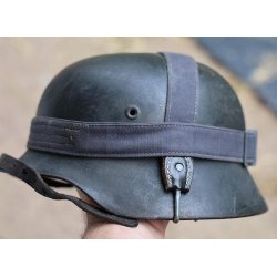 German WW2 Luftwaffe Single Decal M40 Helmet with bread strap 'EF64'