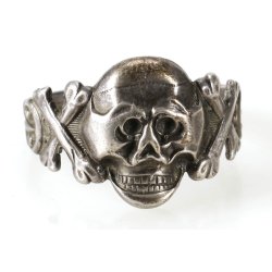 German WW2 Skull/Totenkopf kantinen ring