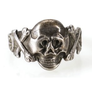 German WW2 Skull/Totenkopf kantinen ring