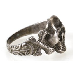German WW2 Skull/Totenkopf kantinen ring