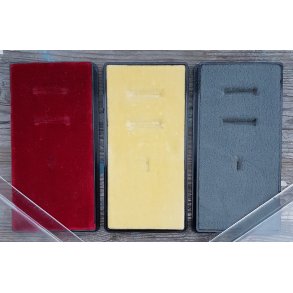 DDR, High-end medal/award case