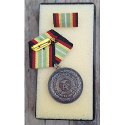DDR, Grenztruppen Treue Dienst Medaille - Silver