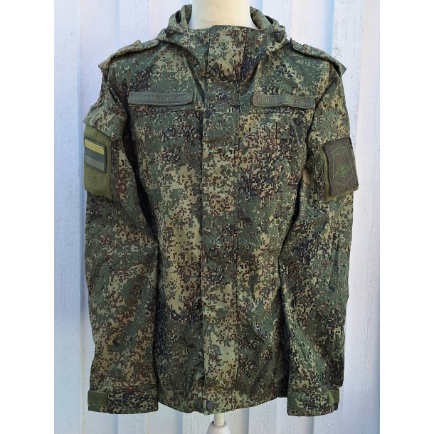 Russo-Ukrainian War: Russian Army field uniform &amp; trousers - Fully patched!