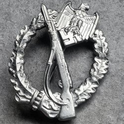 German WW2 Infantry assault badge in silver 'Deumer' 'Oval Crimp' - Minty!