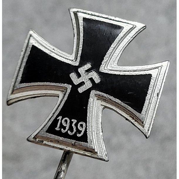 German WW2 Iron cross first class 1939 stickpin