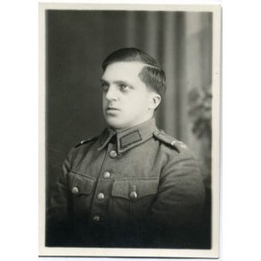 Finnish photo of a signal soldier in the artillery