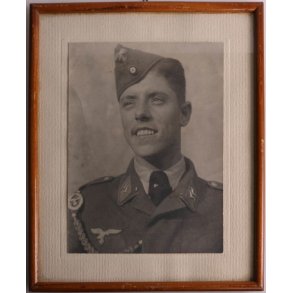 Luftwaffe soldier portrait - Framed