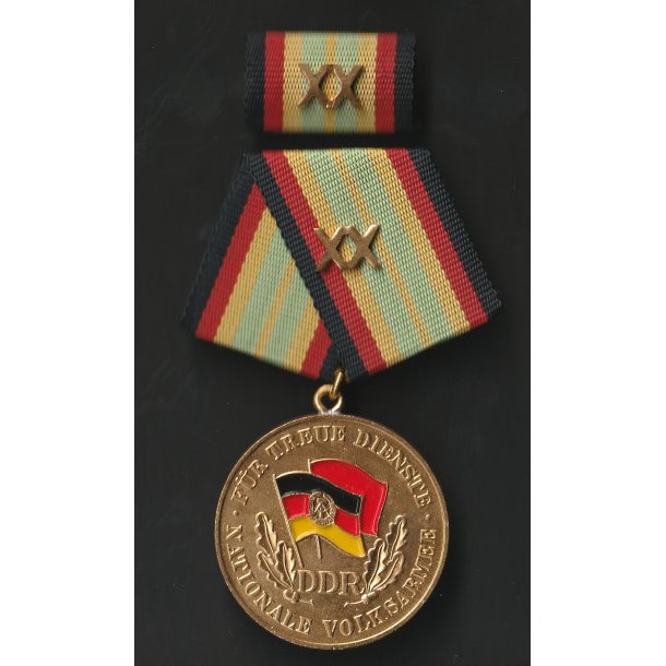 DDR, NVA/MfS Treue Dienst Medaille - Gold XX