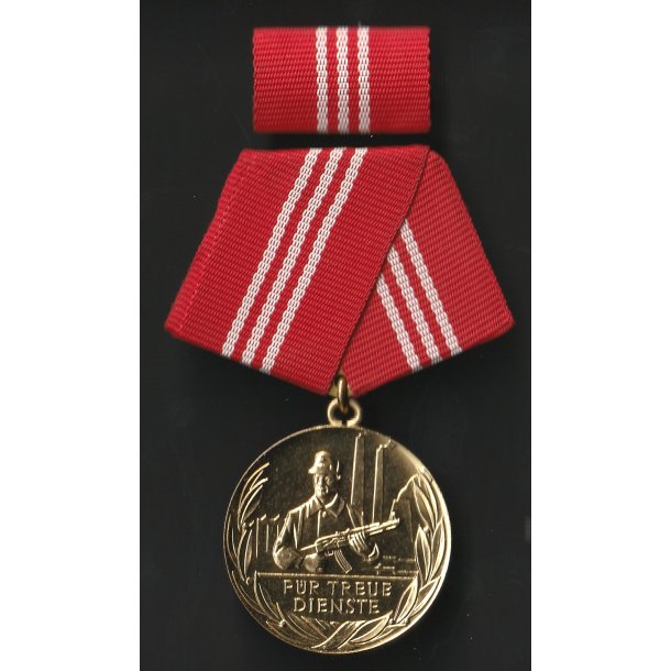 DDR, Kampfgruppen Treue Dienst Medaille - Gold