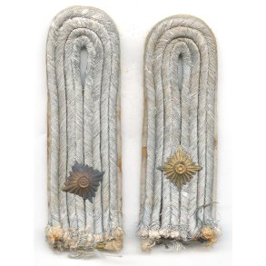 Army Infantry Oberleutnants shoulder boards