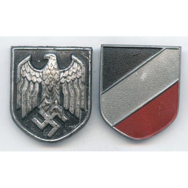German WW2 Army Tropical pith helmet insignia set