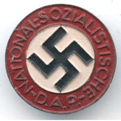 German WW2 NSDAP member's badge 'M1/42'