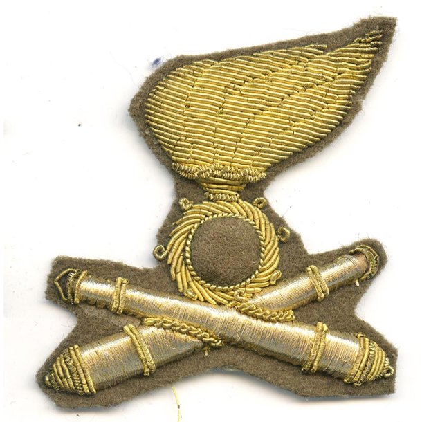 Italian WW2 Royal Divisional artillery cap badge