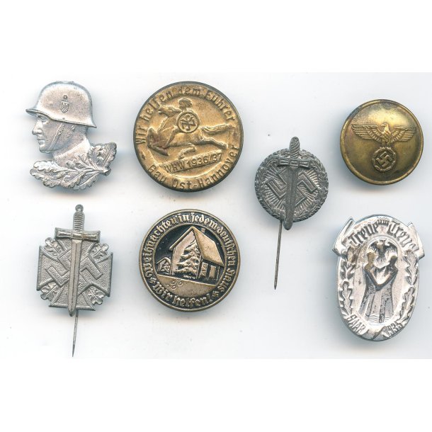 German WW2 7 x small badges etc