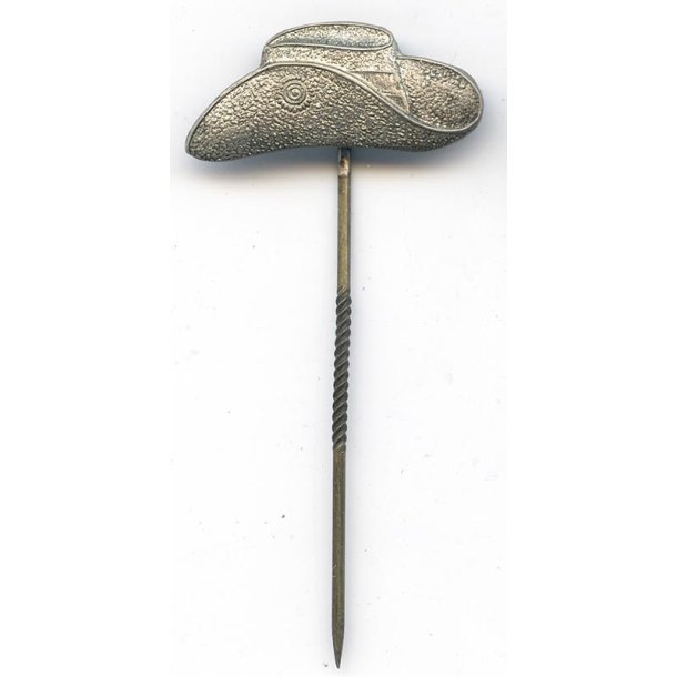 German WW1/2 Association of Former Colonial and Overseas Troops Membership Badge 