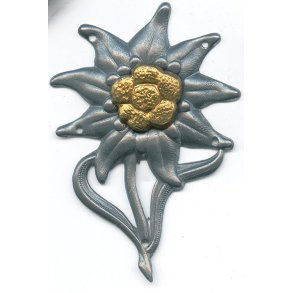 German WW2 Gebirgsj�ger Edelweiss cap badge 