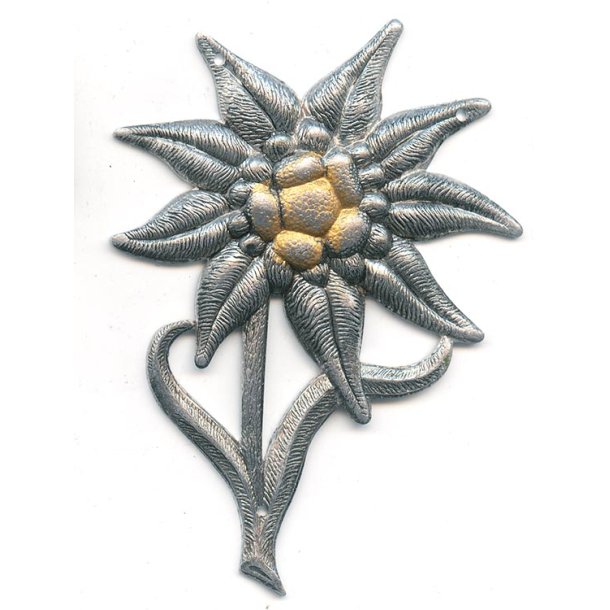 German WW2 Gebirgsj�ger Edelweiss cap badge