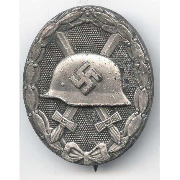 German WW2 Wound badge in silver 1939 � L/12 C.E. Juncker, Berlin