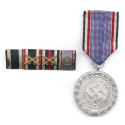 German WW2 Air Raid Protection / Luftschutz medal 2nd class with ribbon bar