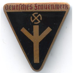German WW2 Deutsches Frauenwerk member's badge 'M1/72'