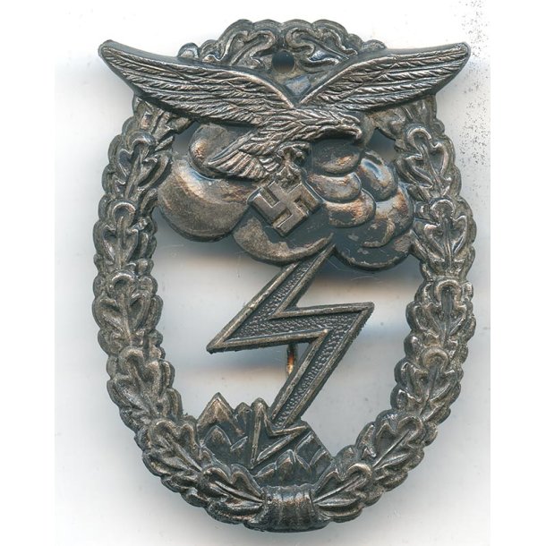 German WW2 Luftwaffe Ground Assault Badge 'Arno Wallpach'