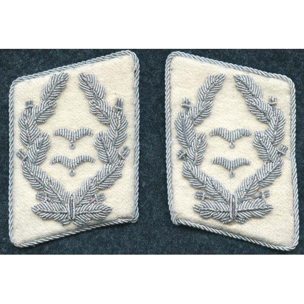 German WW2 Hermann G�ring Division Oberstleutnant's collar tabs