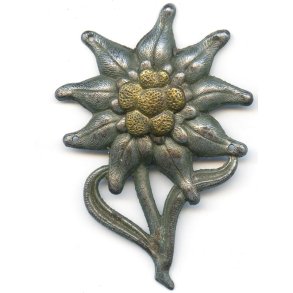 German WW2 Gebirgsj�ger Edelweiss cap badge