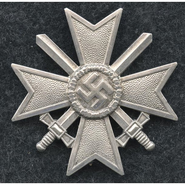 German WW2 War merit cross 1 cl 1939 with swords '62'