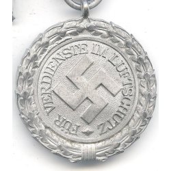 German WW2 Air Raid Protection / Luftschutz medal 2nd class with ribbon bar