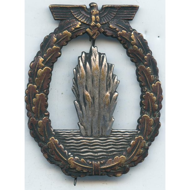German WW2 Kriegsmarine Mine Sweeper badge 'Schwerin'