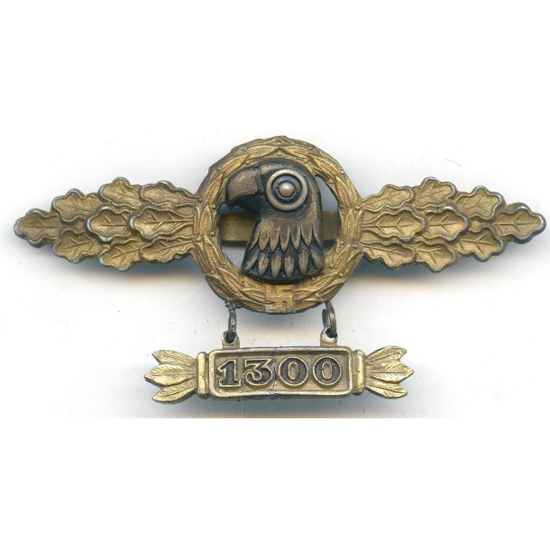 German WW2 Luftwaffe Reconnaissance(Aufkl�rer) clasp in Gold with 1300 pendant